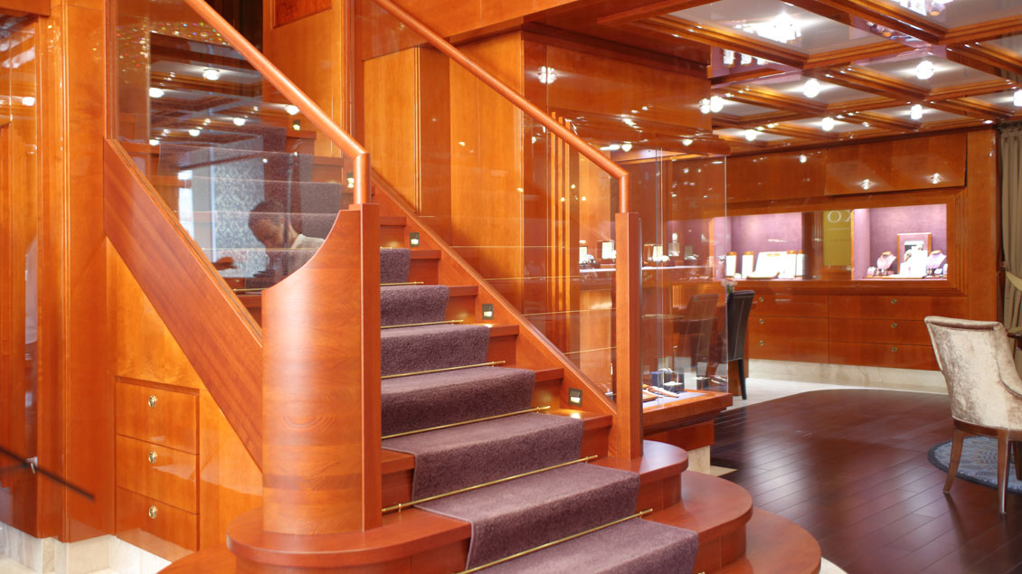 Luksusowe, drewniane schody na wymiar, na zamówienie.